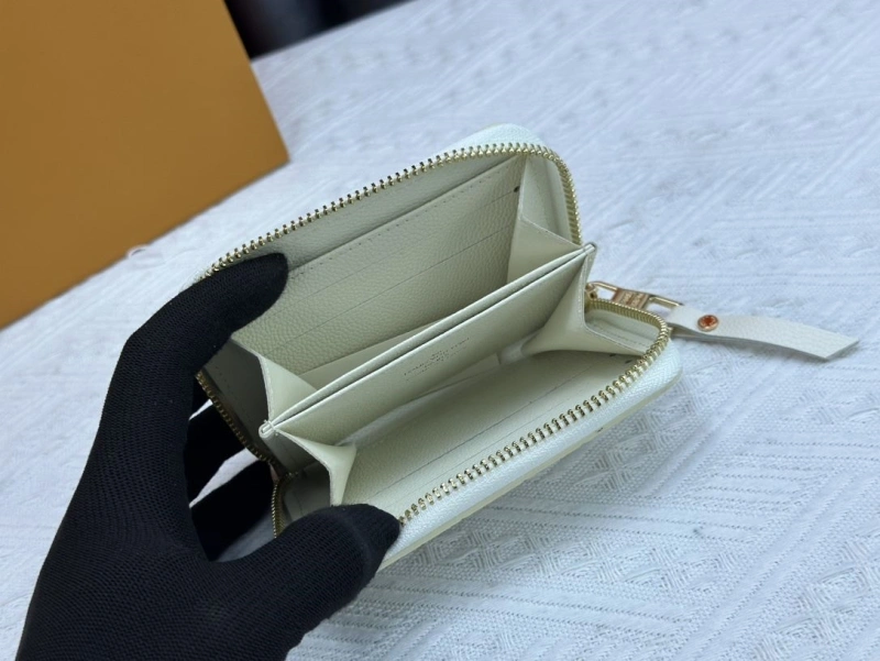 LV Wallets 4233H-0358