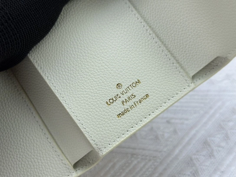 LV Wallets 4233H-0359