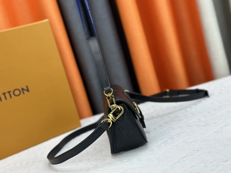 LV Satchel bags 4233H-0370