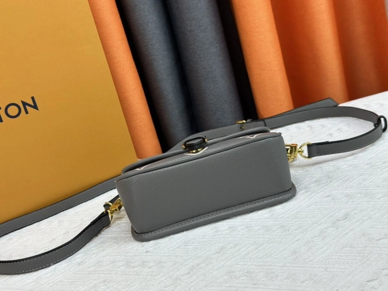 LV Satchel bags 4233H-0371