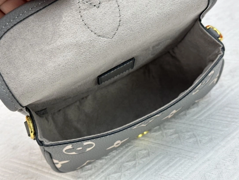 LV Satchel bags 4233H-0371