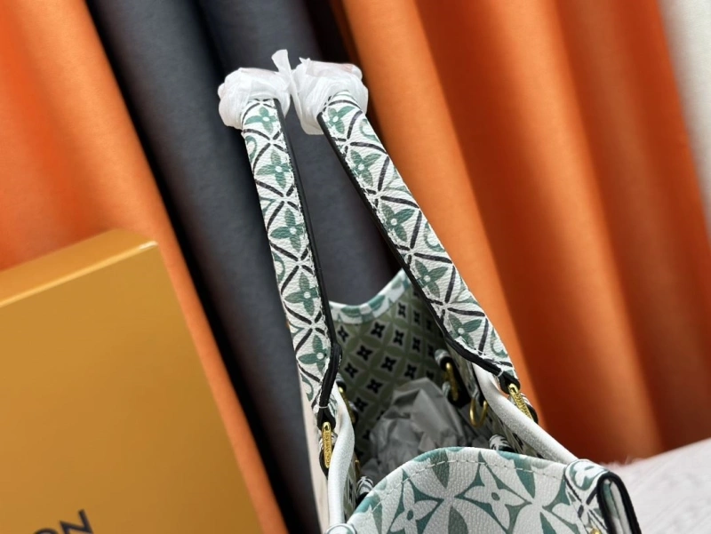 LV Shopping Bags 4233H-0376