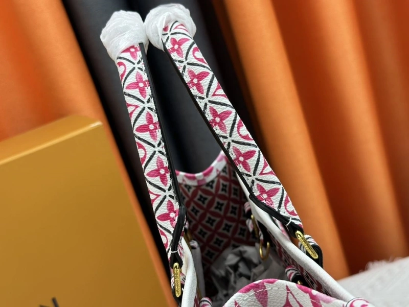 LV Shopping Bags 4233H-0377