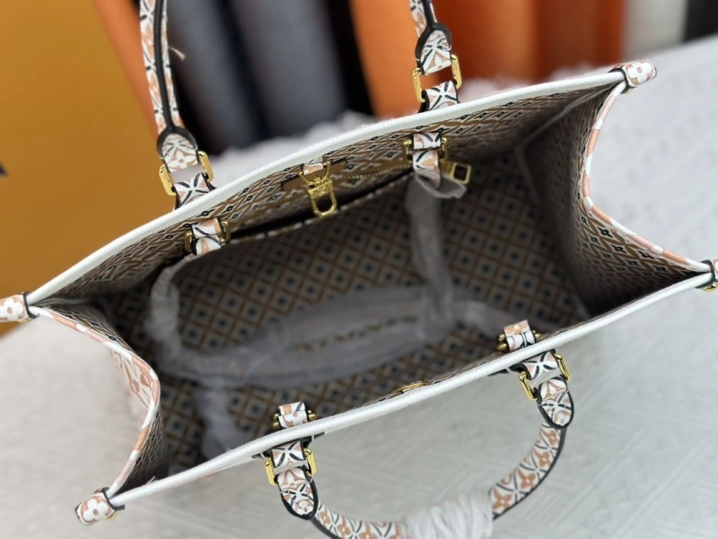 LV Shopping Bags 4233H-0379