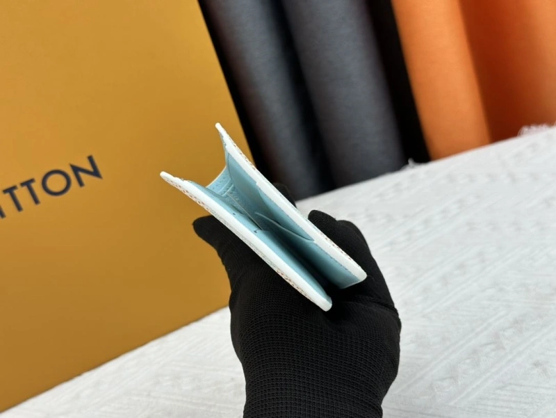 LV Wallets 4233H-0396