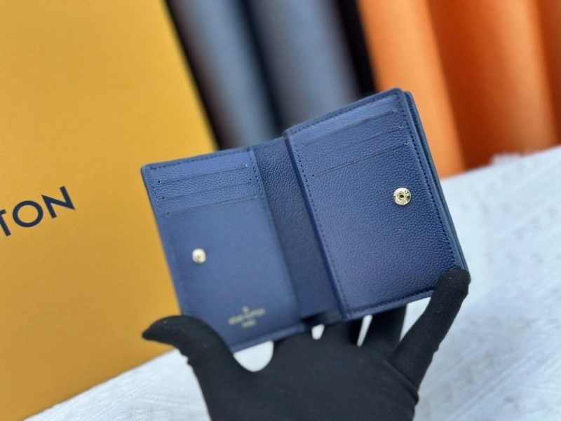 LV Wallets 4233H-0397