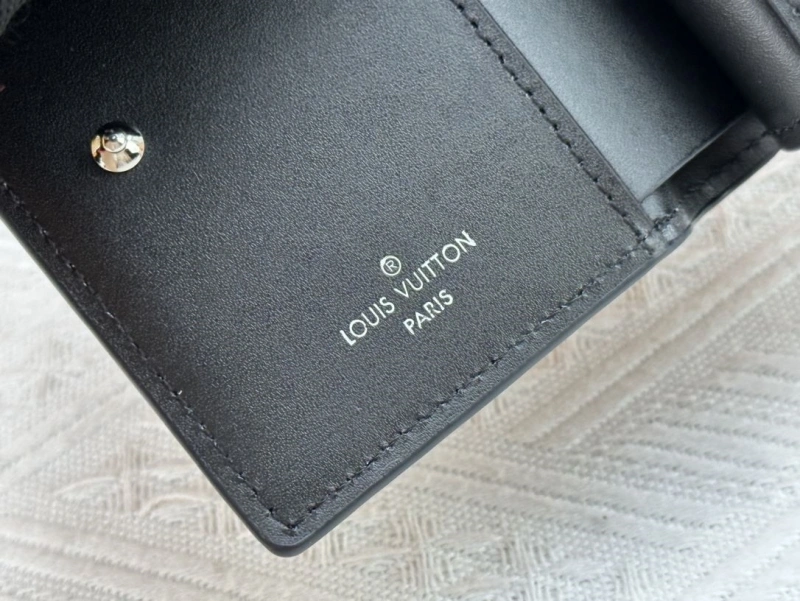 LV Wallets 4233H-0398