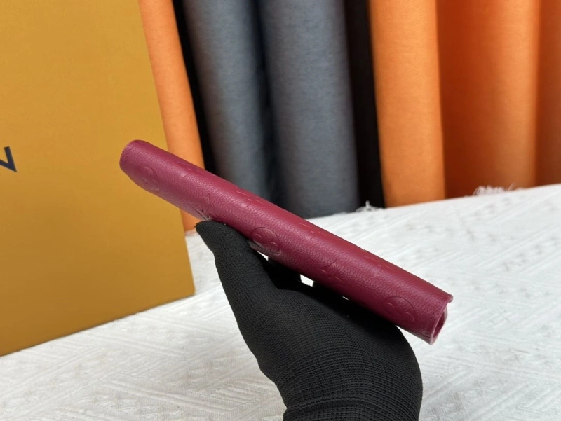 LV Wallets 4233H-0402