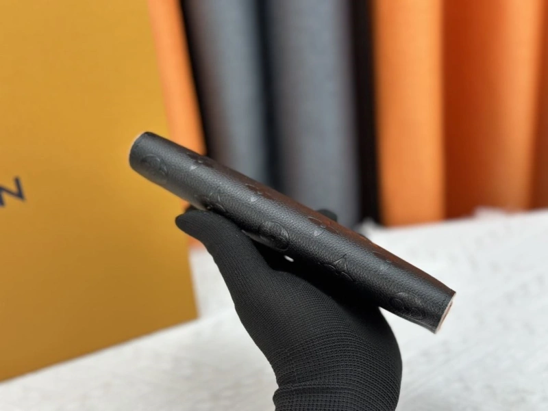 LV Wallets 4233H-0403