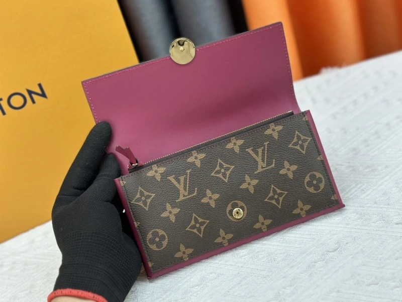 LV Wallets 4233H-0404