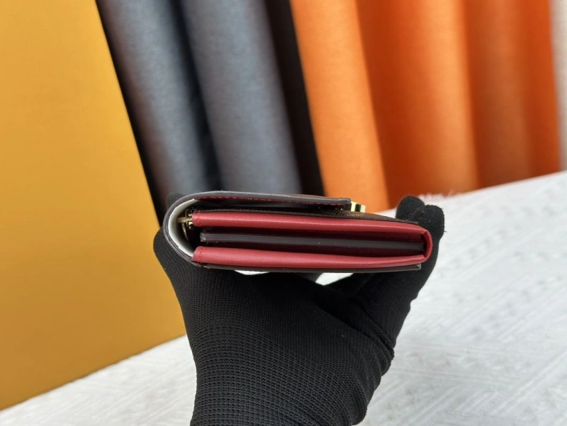 LV Wallets 4233H-0406