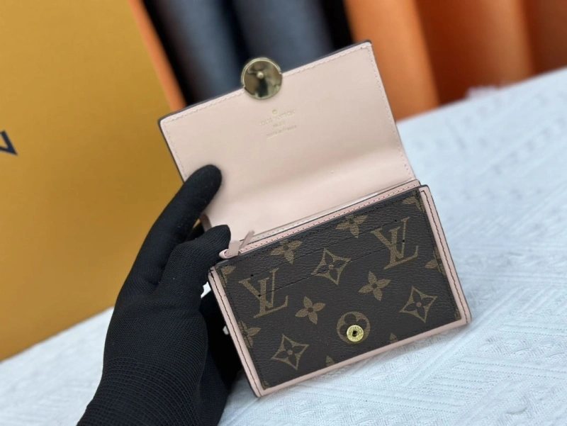 LV Wallets 4233H-0407