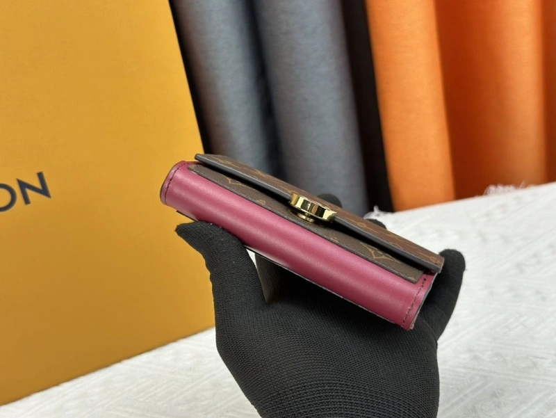 LV Wallets 4233H-0410