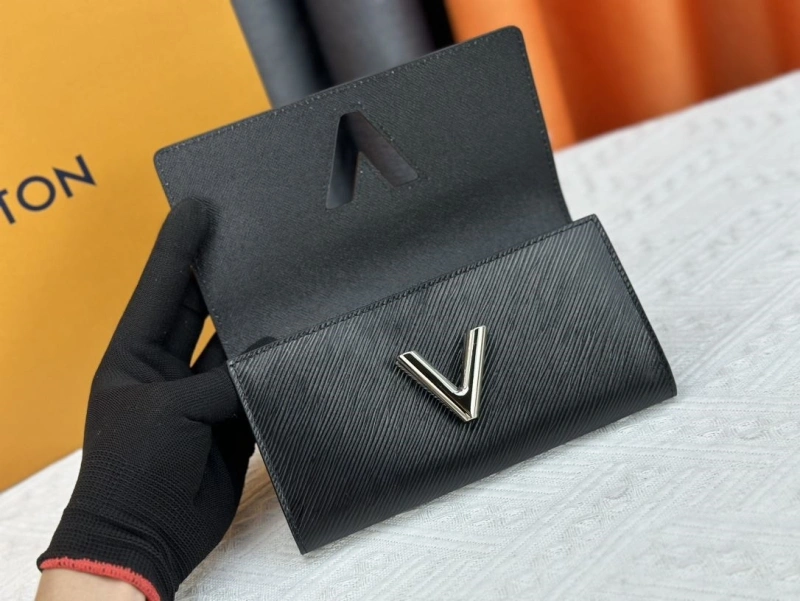 LV Wallets 4233H-0442