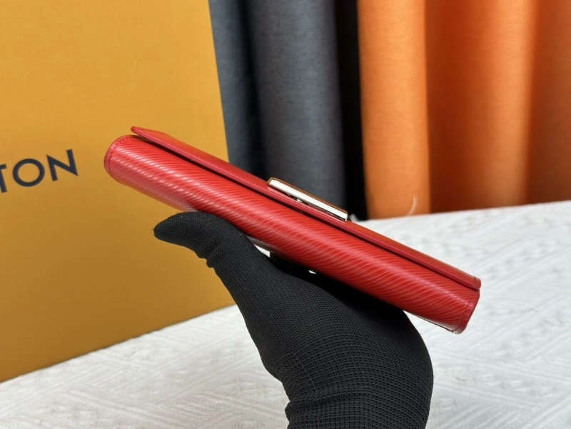 LV Wallets 4233H-0444