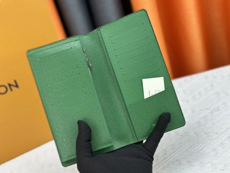 LV Wallets 4233H-0478