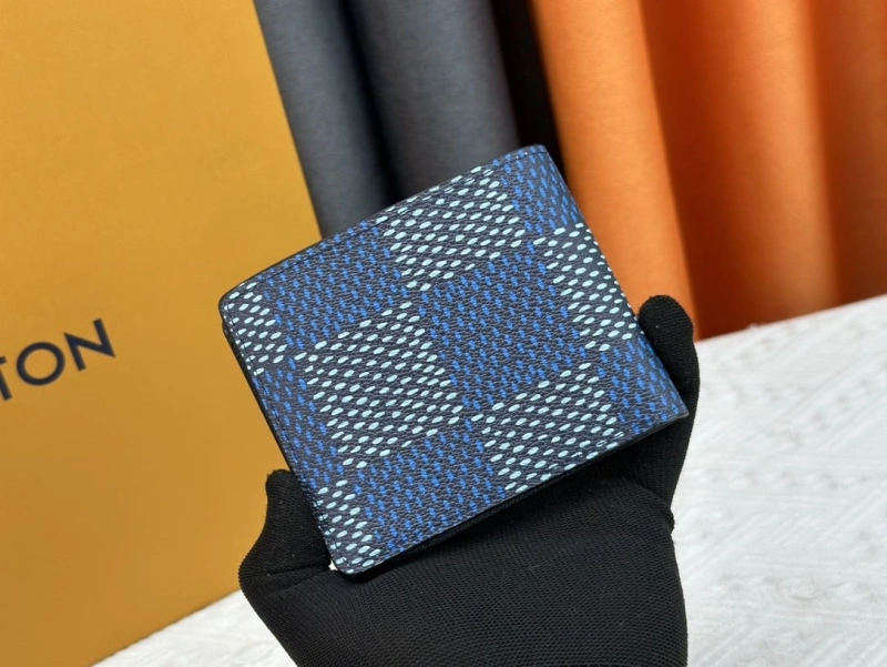 LV Wallets 4233H-0484