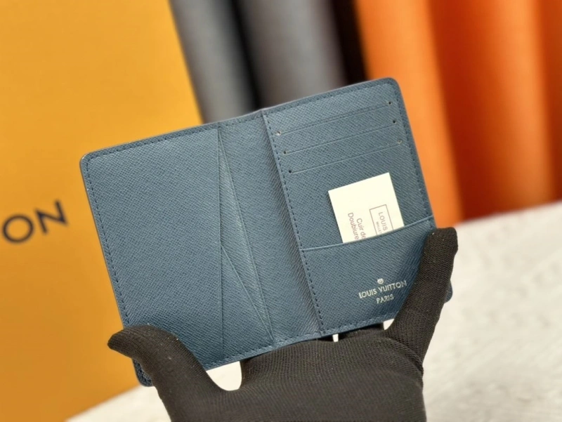 LV Wallets 4233H-0487