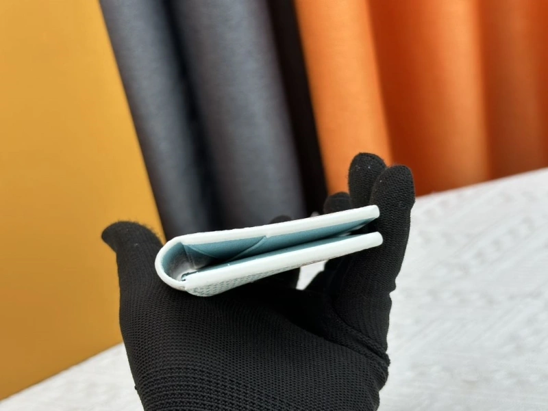 LV Wallets 4233H-0488