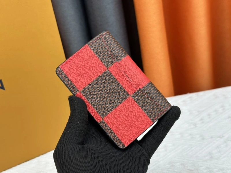 LV Wallets 4233H-0490