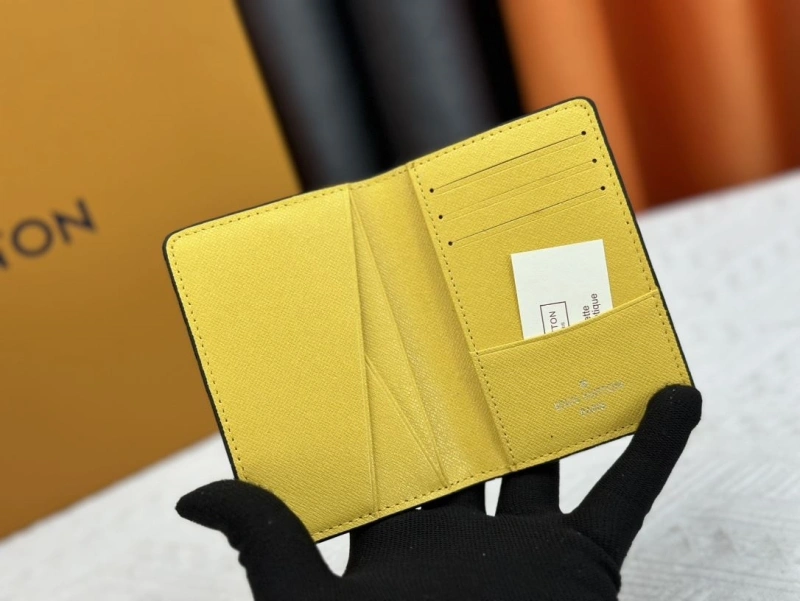 LV Wallets 4233H-0491