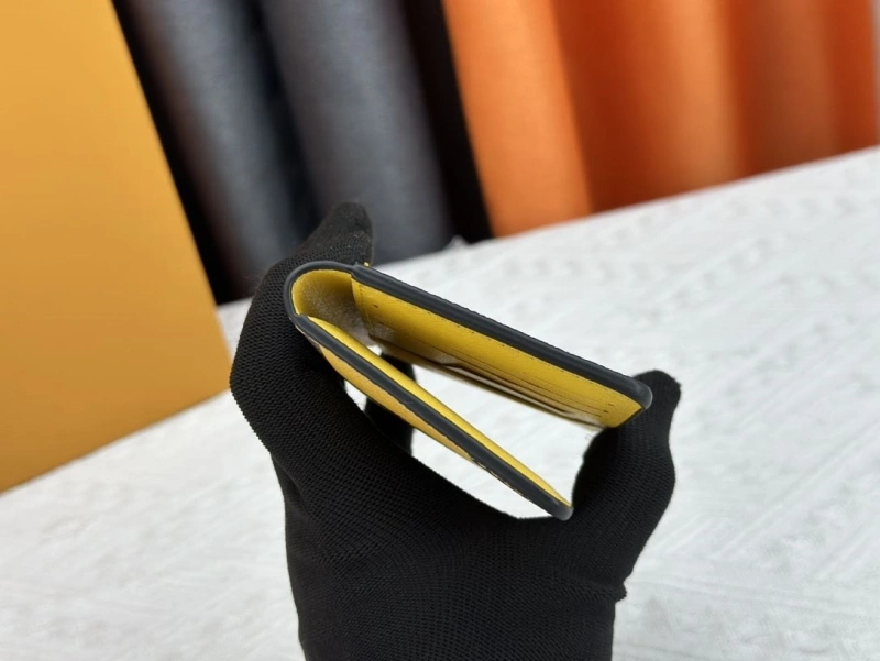 LV Wallets 4233H-0491