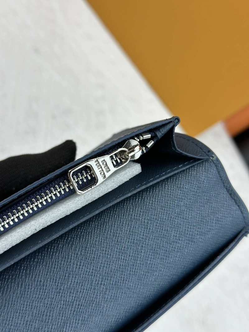 LV Wallets 4233H-0498