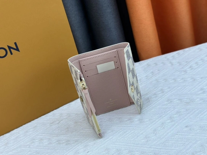 LV Wallets 4233H-0499