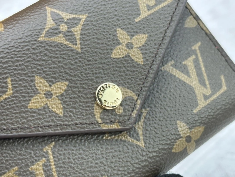 LV Wallets 4233H-0502