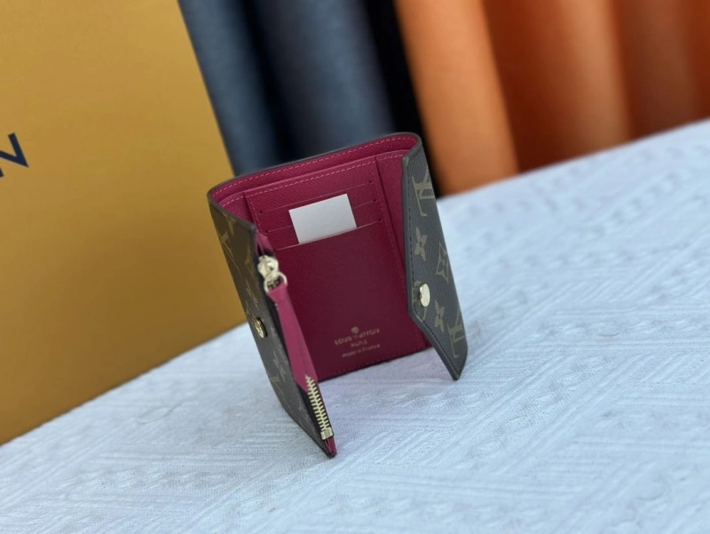 LV Wallets 4233H-0502