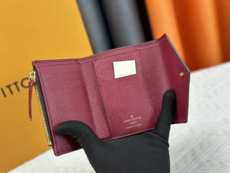 LV Wallets 4233H-0503