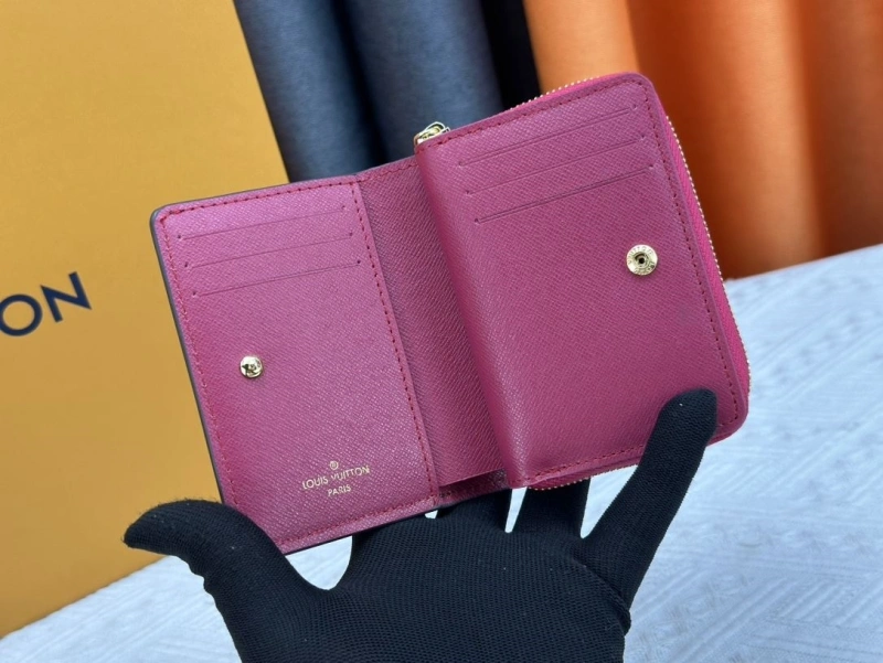 LV Wallets 4233H-0509