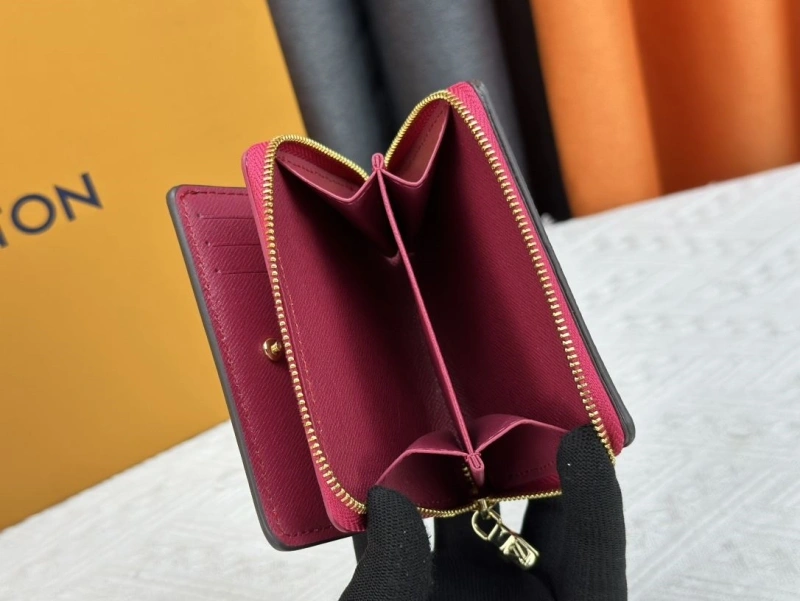 LV Wallets 4233H-0509