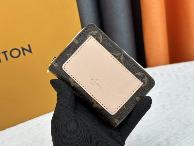 LV Wallets 4233H-0510