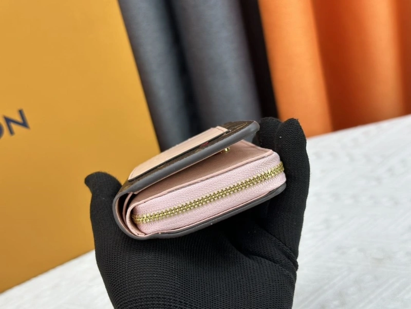 LV Wallets 4233H-0510