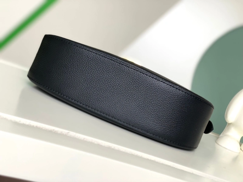 LV Top Handle Bags 4233H-0569