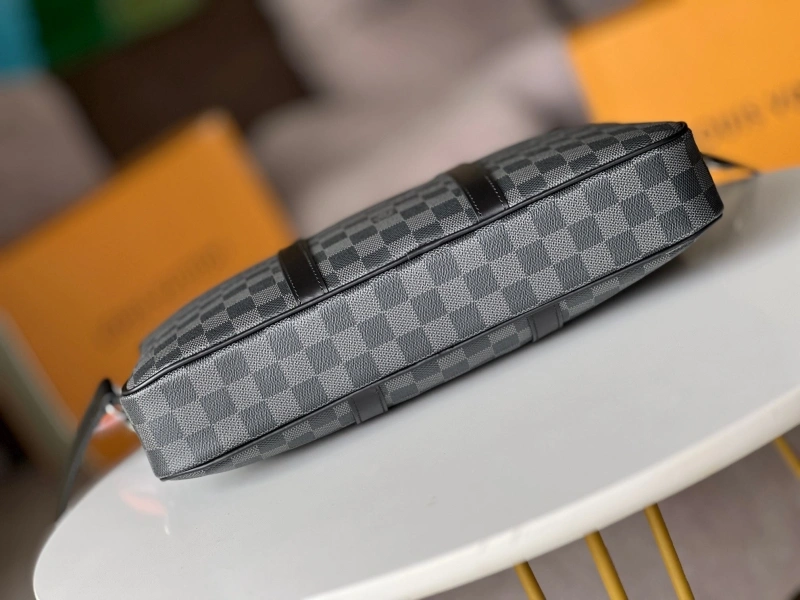 LV Mens Briefcases 4233H-0737