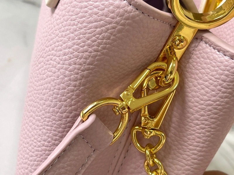 LV Capucines Bags 4233H-0836