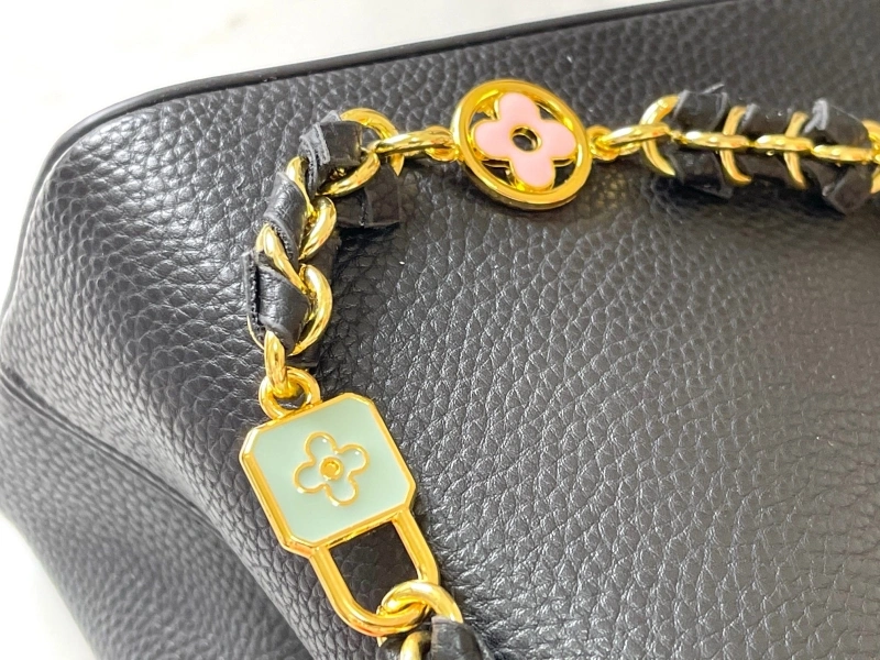 LV Capucines Bags 4233H-0841