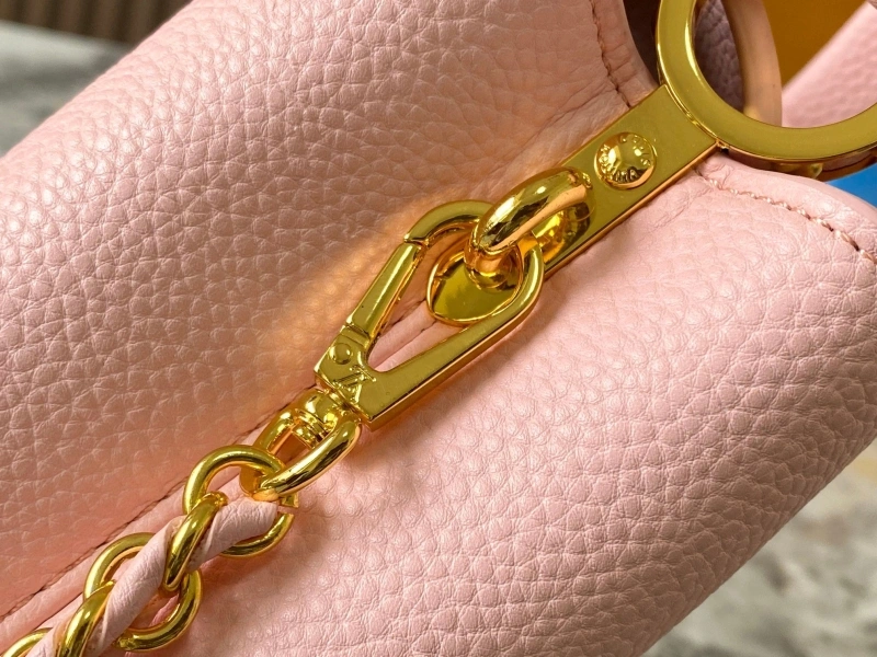 LV Capucines Bags 4233H-0842