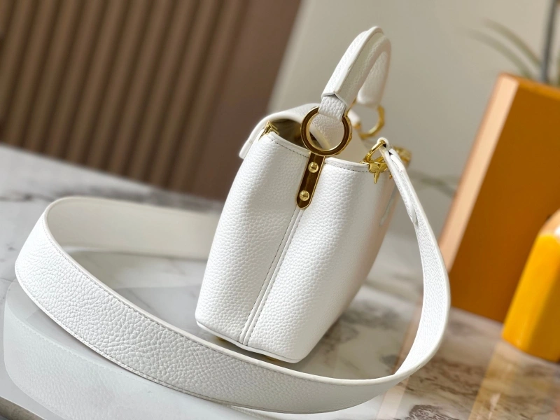 LV Capucines Bags 4233H-0847