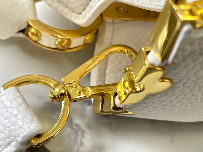 LV Capucines Bags 4233H-0847