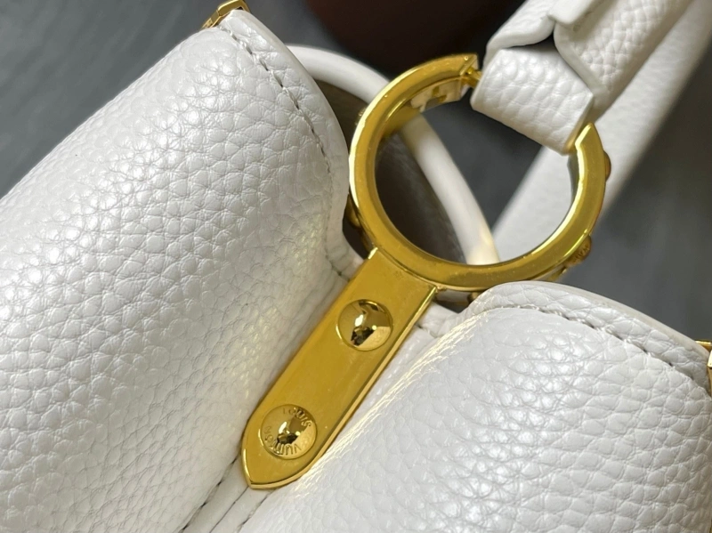 LV Capucines Bags 4233H-0848