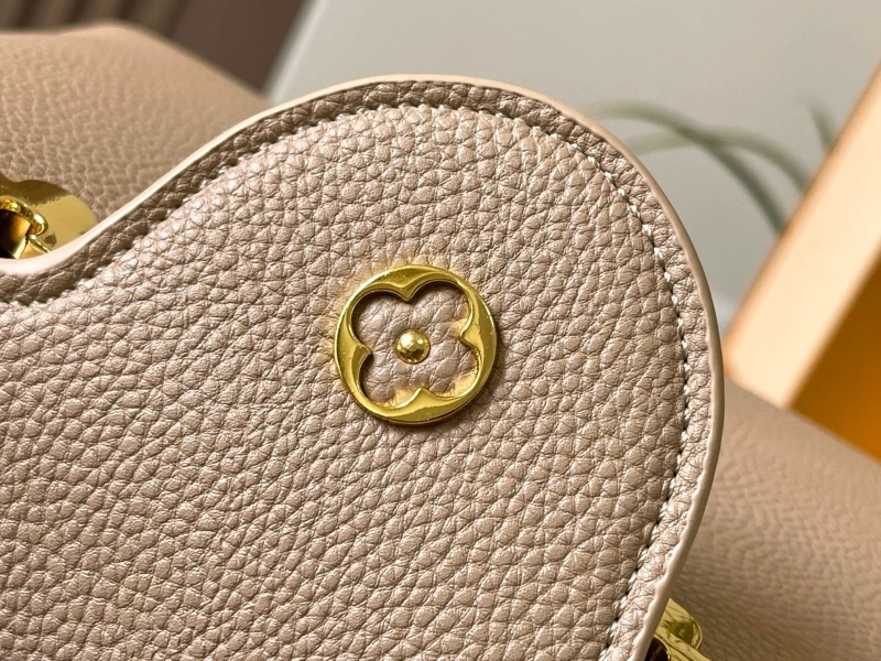 LV Capucines Bags 4233H-0851
