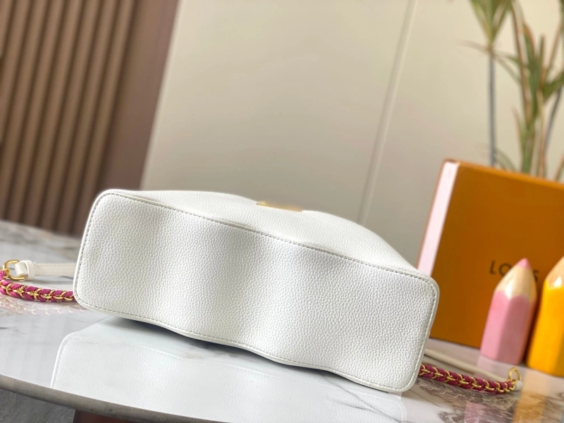 LV Capucines Bags 4233H-0870