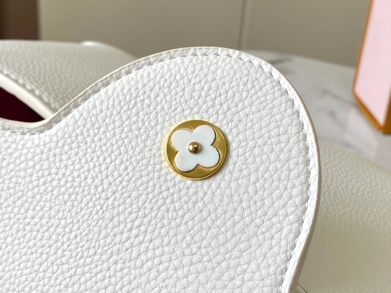 LV Capucines Bags 4233H-0870