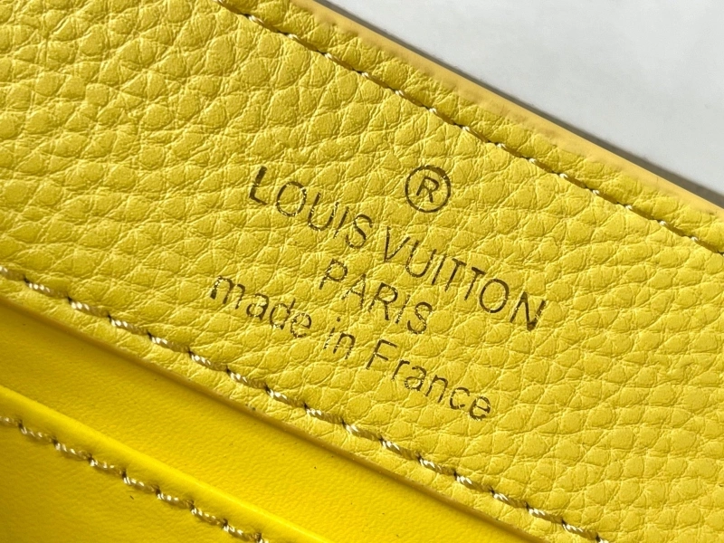 LV Capucines Bags 4233H-0871