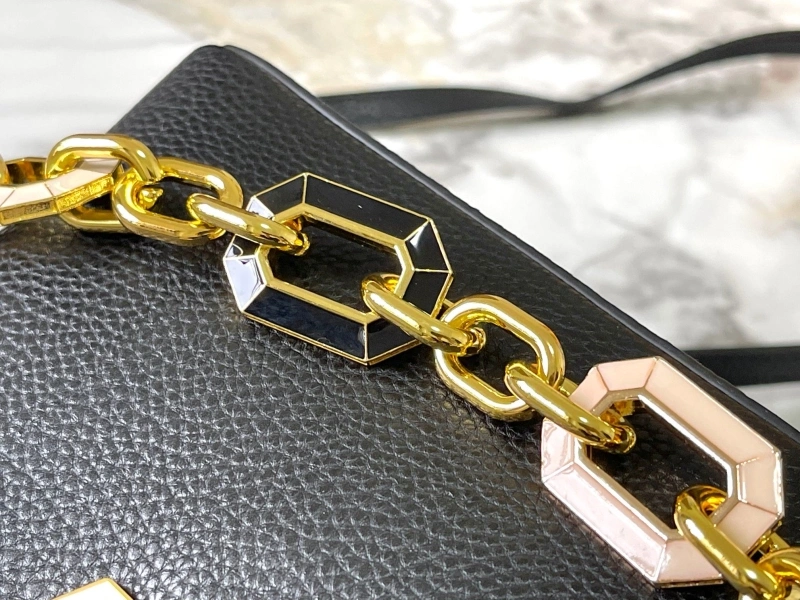 LV Capucines Bags 4233H-0877