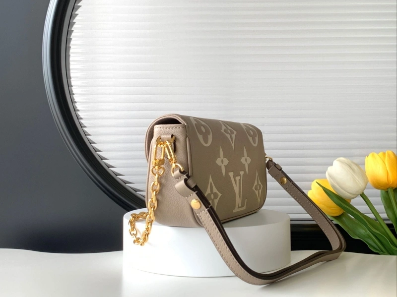 LV Satchel bags 4233H-0895