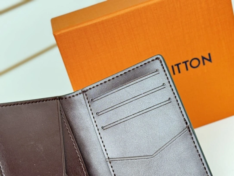 LV Wallets 4233H-0909